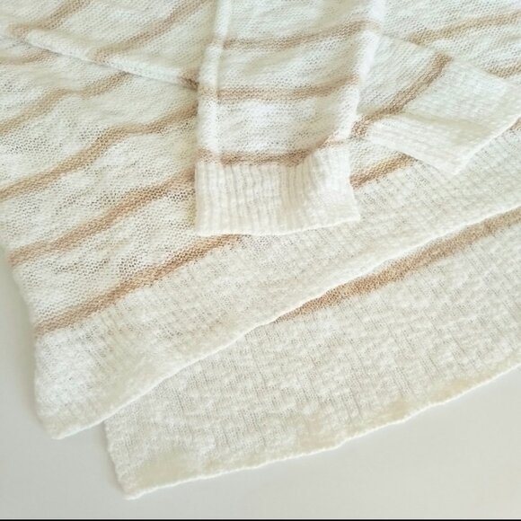 GAP Striped Lightweight Sweater | Size XL | Casual and Comfortable Style - Picture 4 of 10